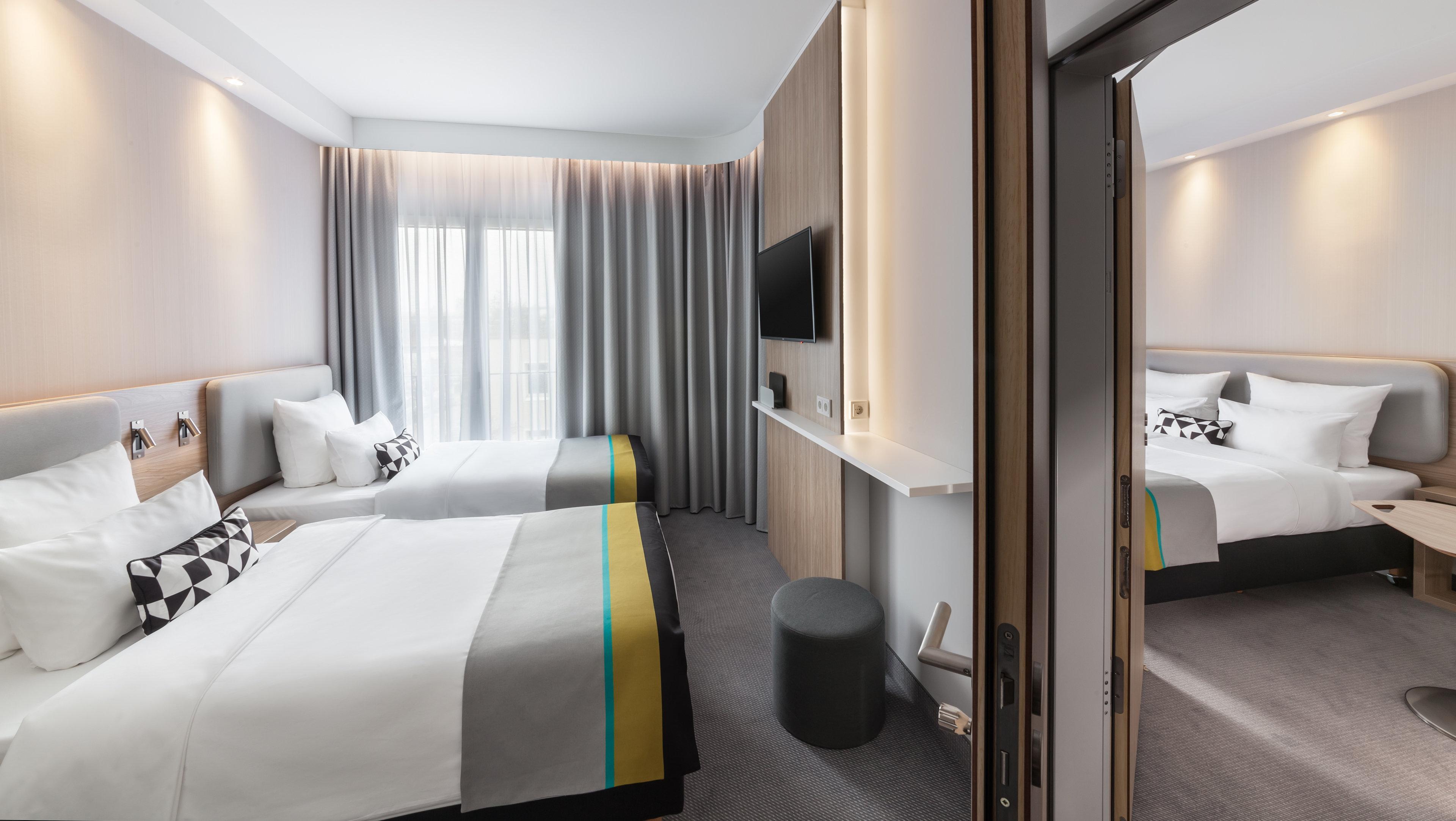 Express - East By Ihg