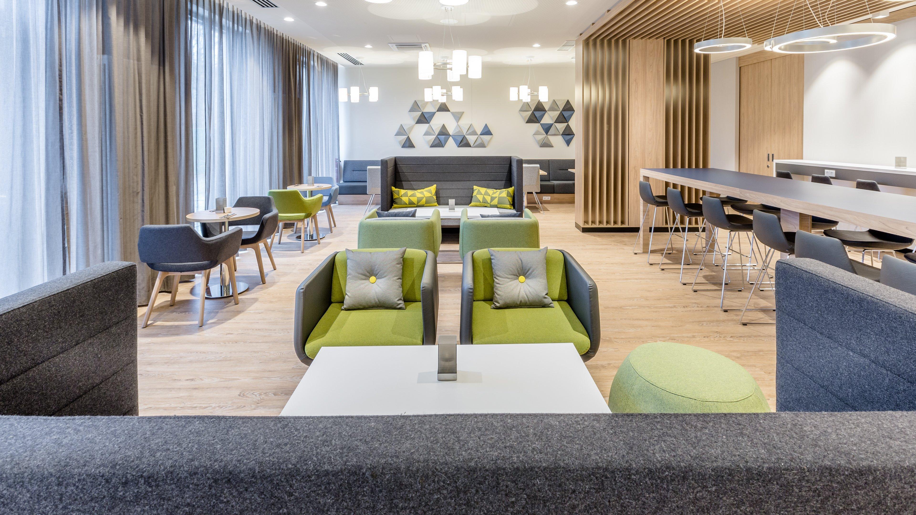 Express - East By Ihg 3*
