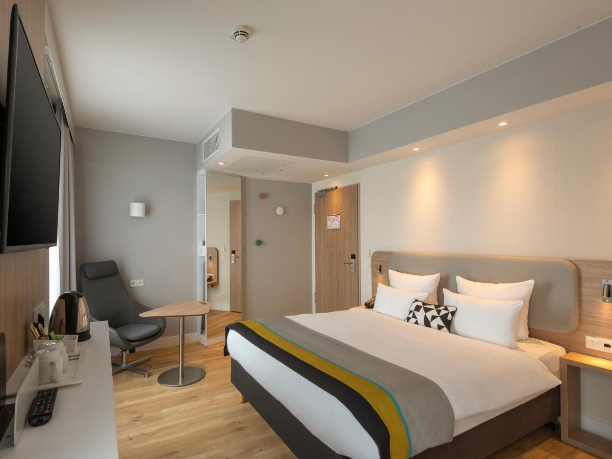 Express - East By Ihg Hotel 3*