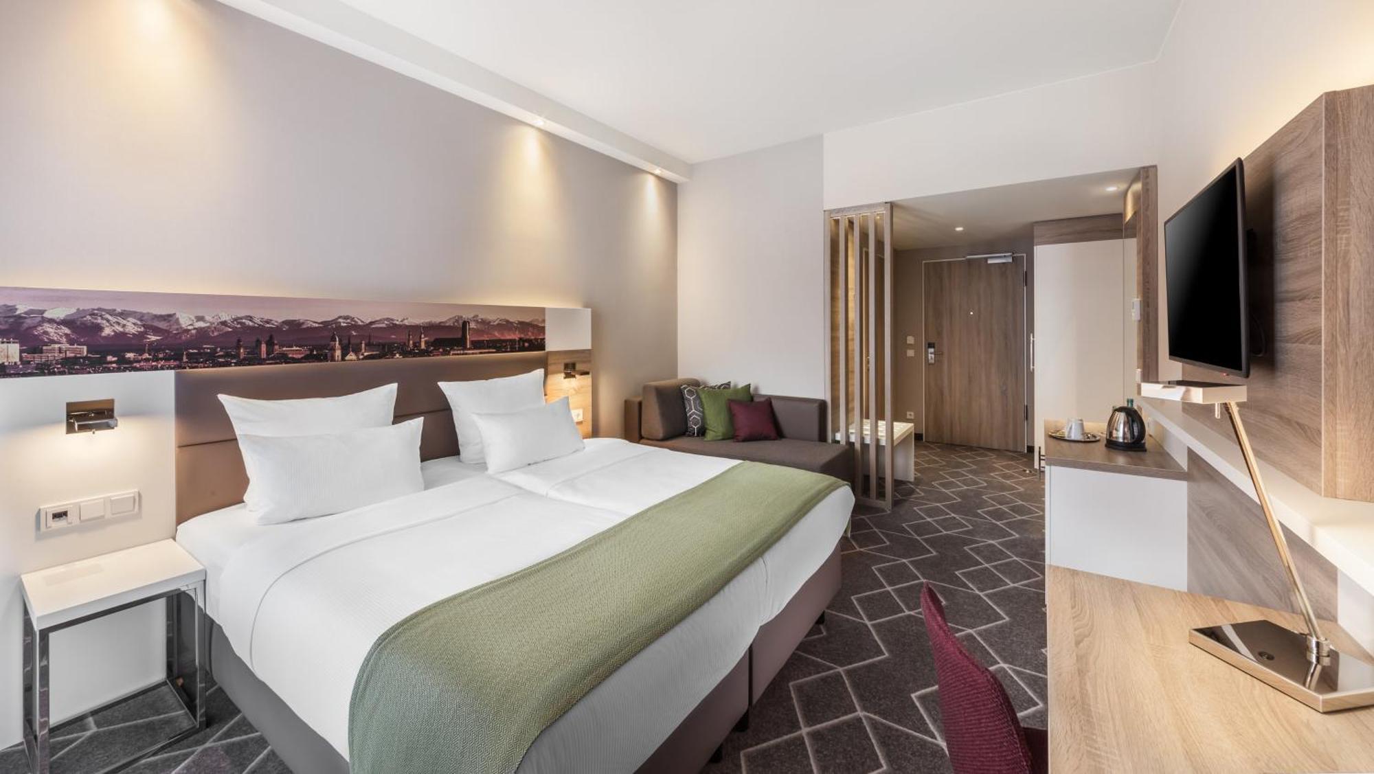 Express - East By Ihg Hotel 3*